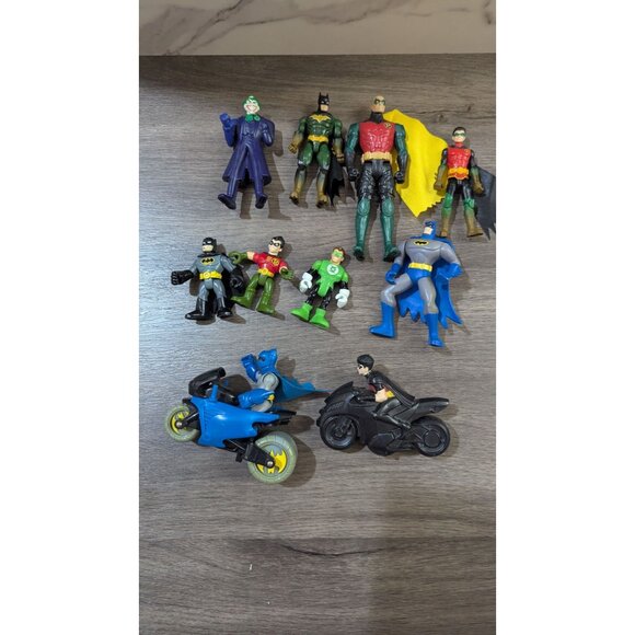 Batman & DC Comics Action Figures & Vehicles Set - Picture 4 of 7